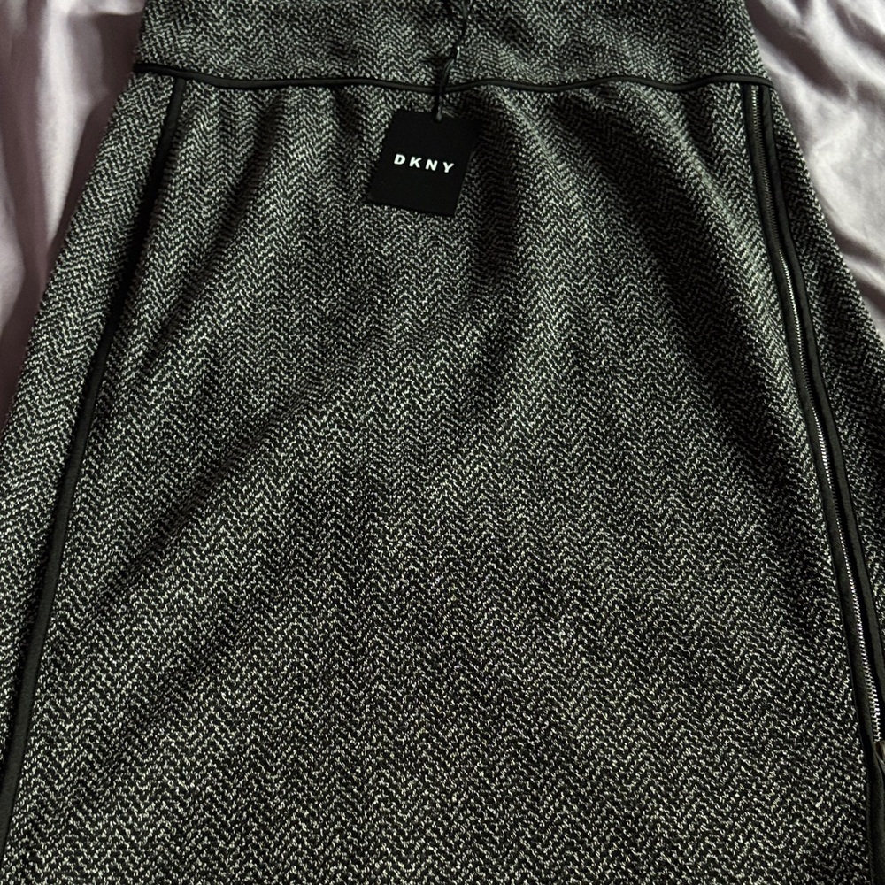 DKNY Women's Black and Gray Midi Skirt